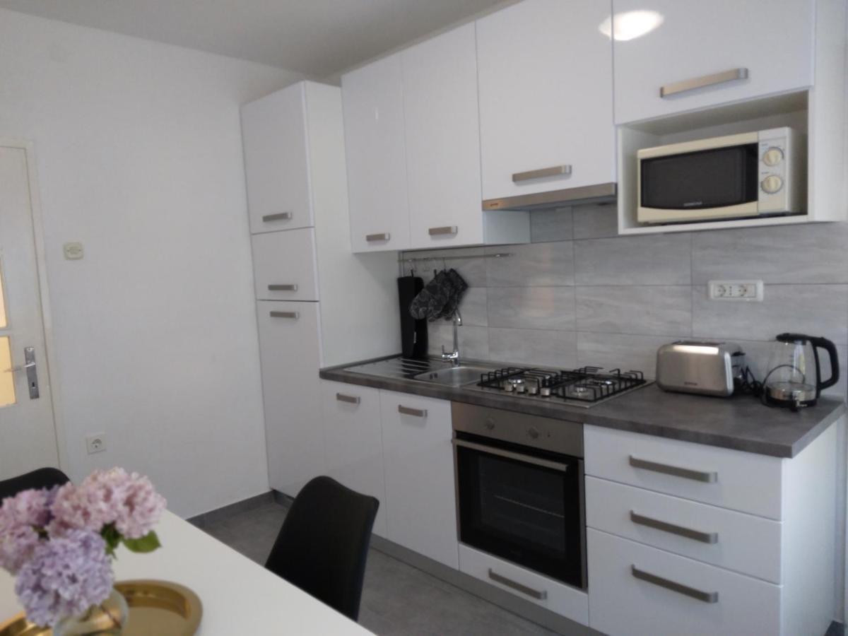 Antemma Apartment Pola Esterno foto