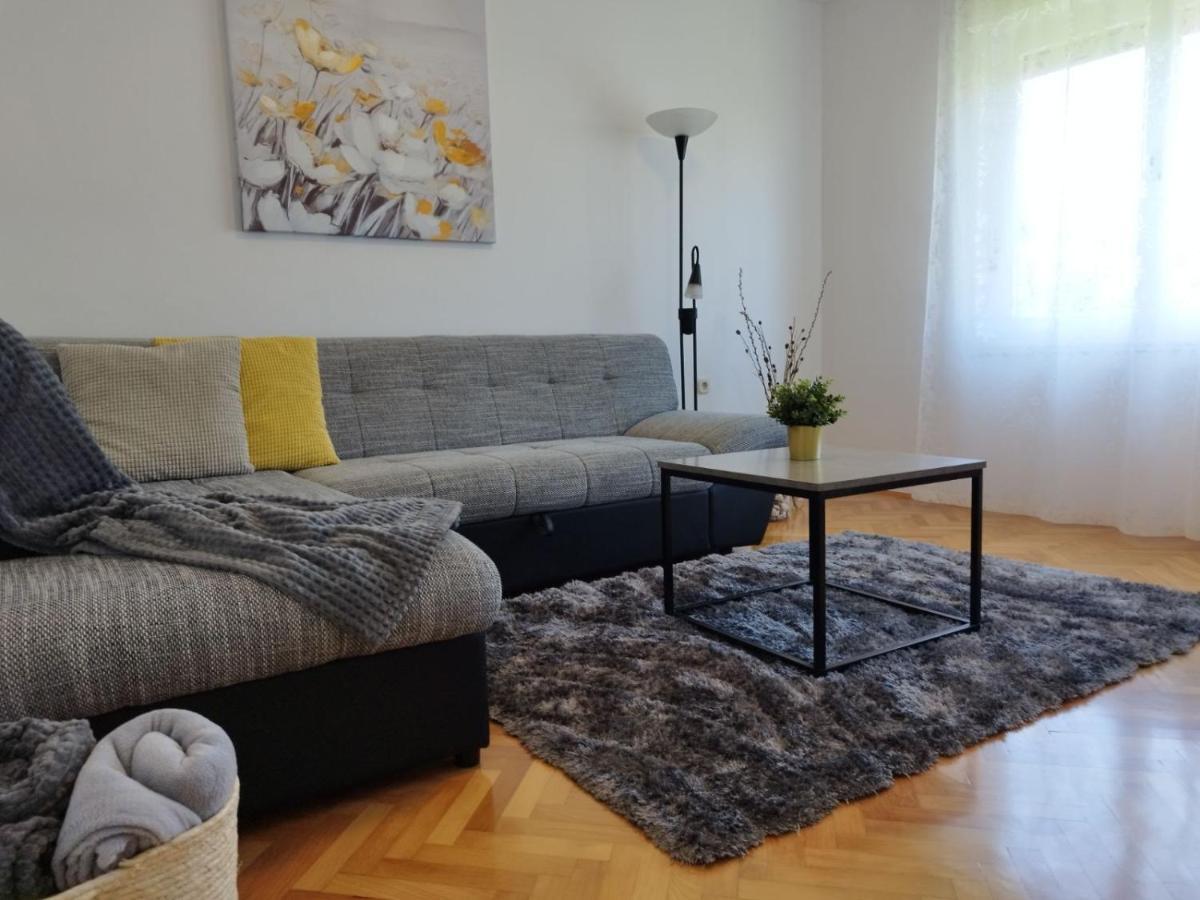 Antemma Apartment Pola Esterno foto