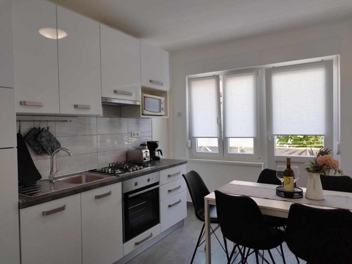 Antemma Apartment Pola Esterno foto