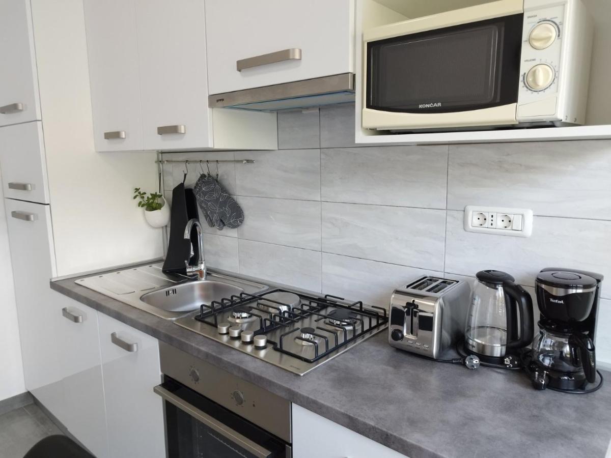 Antemma Apartment Pola Esterno foto
